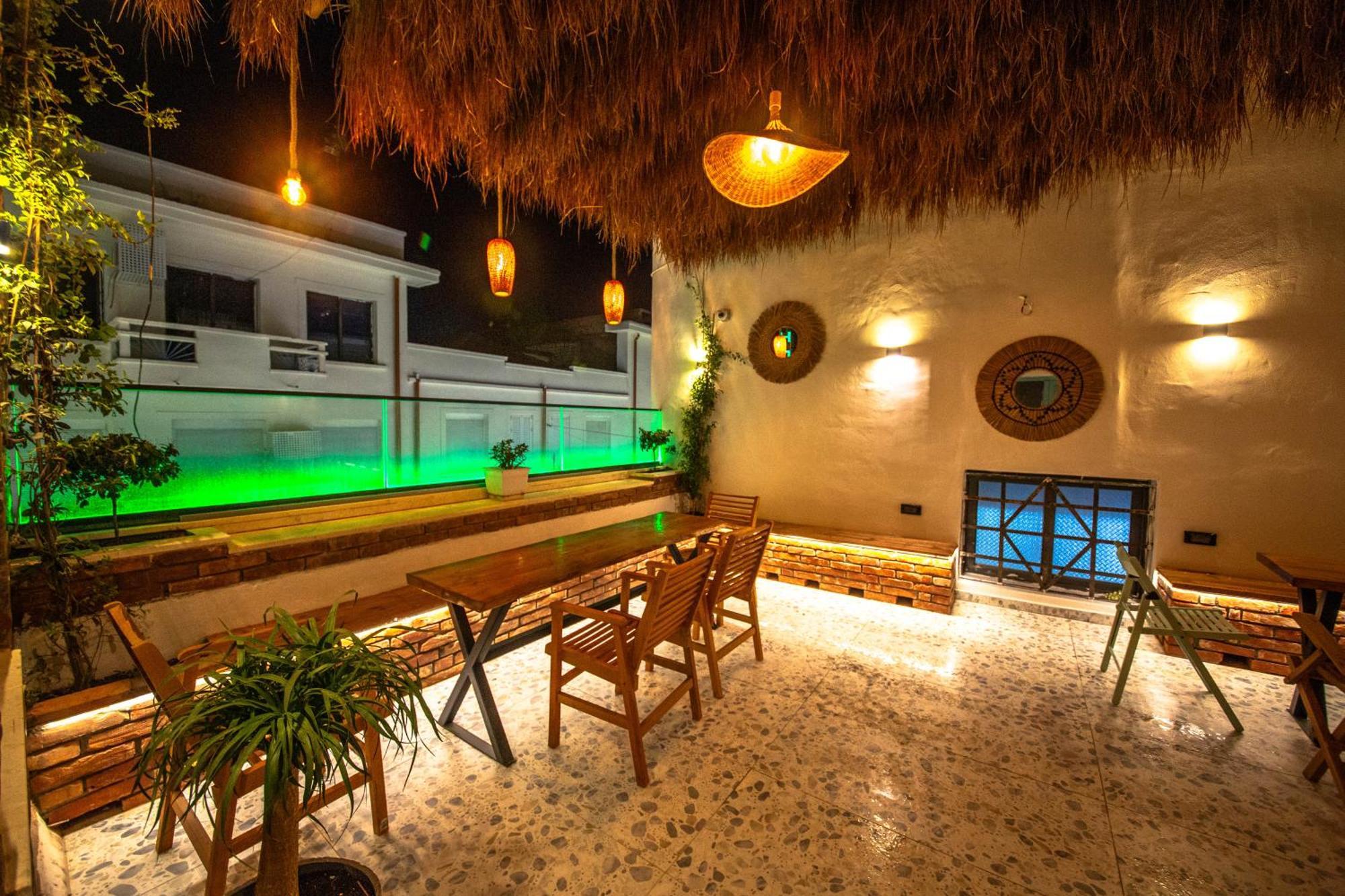 Vega 43 Hostel Sarande Exterior photo