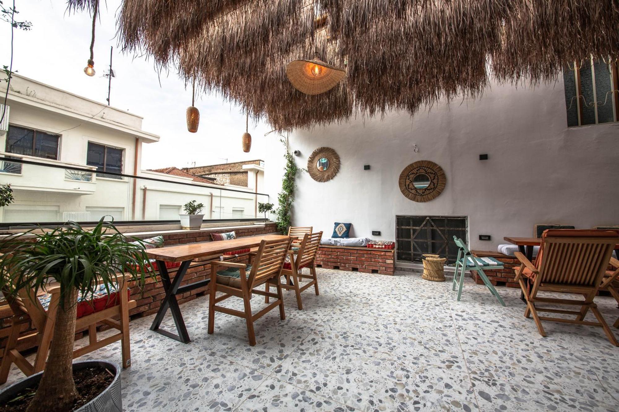 Vega 43 Hostel Sarande Exterior photo