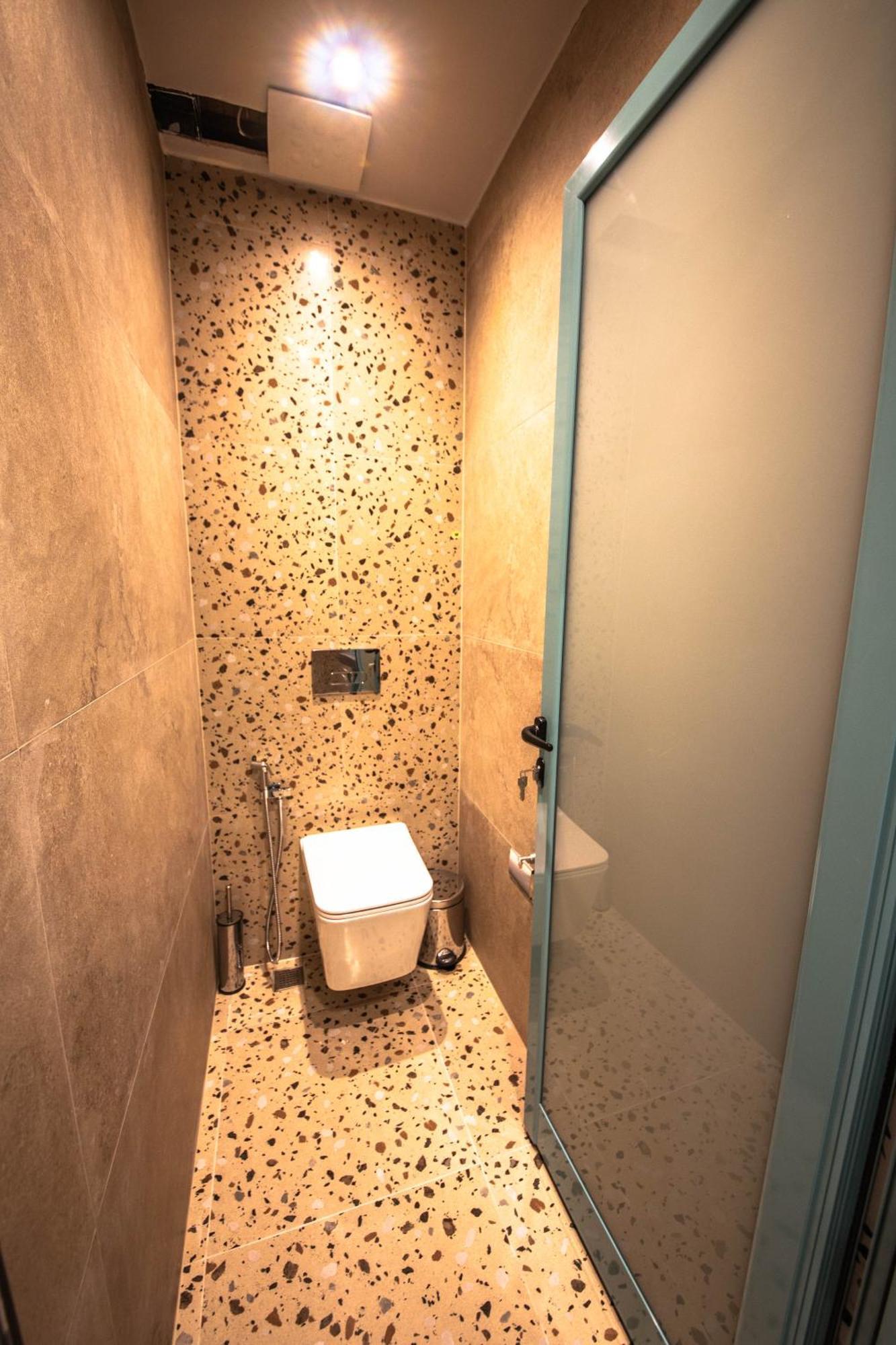 Vega 43 Hostel Sarande Exterior photo