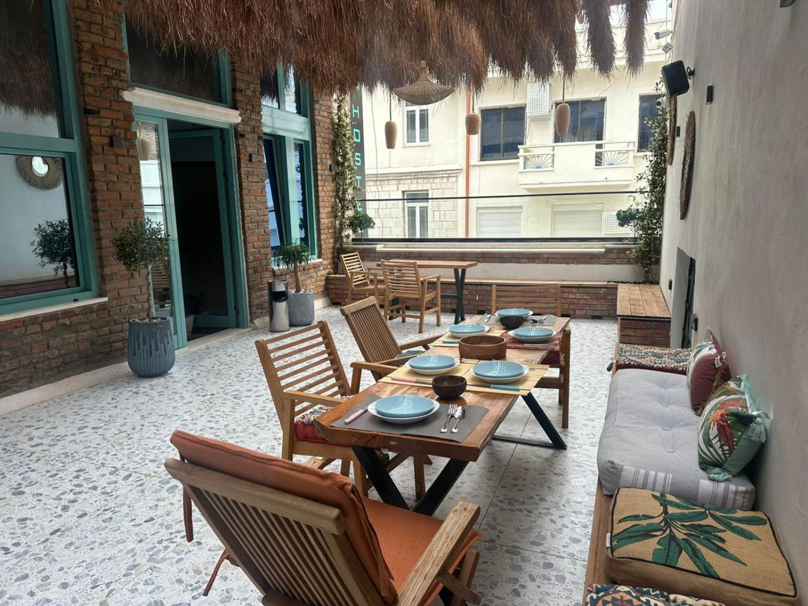 Vega 43 Hostel Sarande Exterior photo